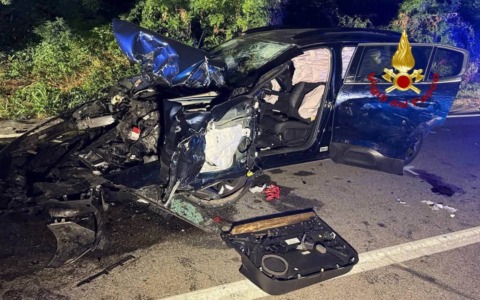 Violento scontro sulla SS 494: un uomo grave al Niguarda