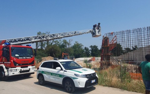 Stipendi non pagati: protesta degli operai