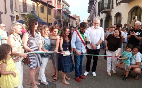 Inaugurata con una festa la nuova via Caduti ad Arese