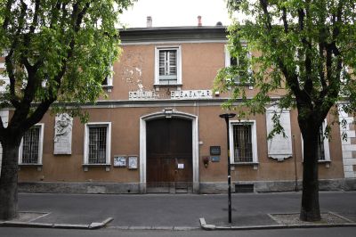 Parte la demolizione dell’ex scuola Marconi di via De Amicis