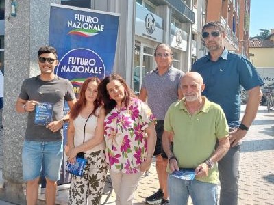 Tanti al primo gazebo di Futuro Nazionale