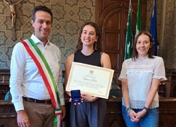 Laura Paris premiata dal Comune  per le sue vittorie con la Nazionale