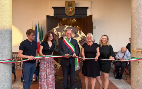 Arconate celebra Silvano Bulgari: inaugurata la mostra a Palazzo Taverna