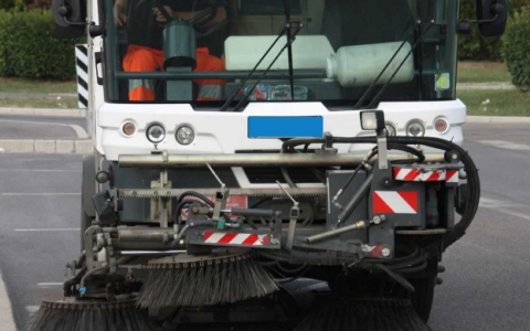 Lavaggio strade ad Arese, sanzioni sospese dal 7 al 31 agosto