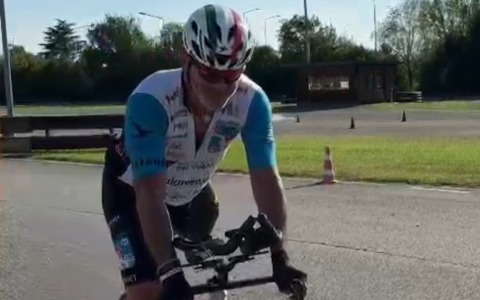 L’atleta paralimpico Andrea Devicenzi cerca il nuovo record