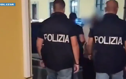 Violenta rapina a una donna di 82 anni in metropolitana: la Polizia di Stato ferma 41enne