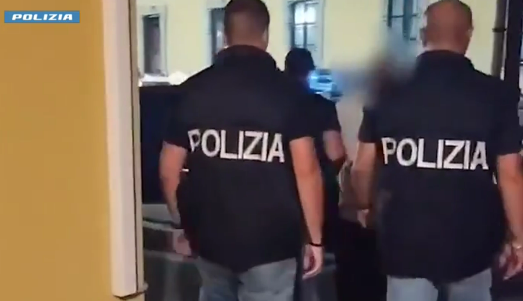 Violenta rapina a una donna di 82 anni in metropolitana: la Polizia di Stato ferma 41enne