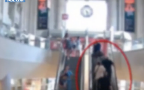 Sfilano il portafogli ad un anziano in stazione centrale: tre arresti