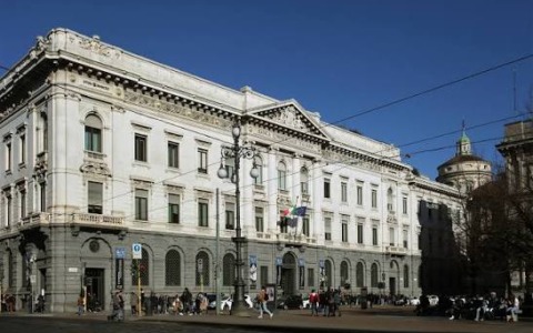 Agosto a Milano in Lombardia: accesso a 240 luoghi da visitare, 40 mostre e itinerari tra ville, giardini, siti Unesco e laghi