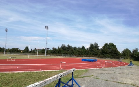 Torna la luce sulla pista di atletica