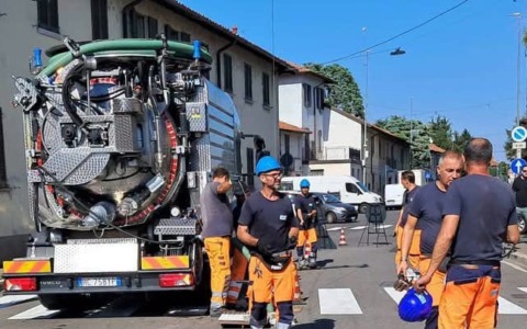 Liquido nero nella fognatura, allarme a Pontevecchio