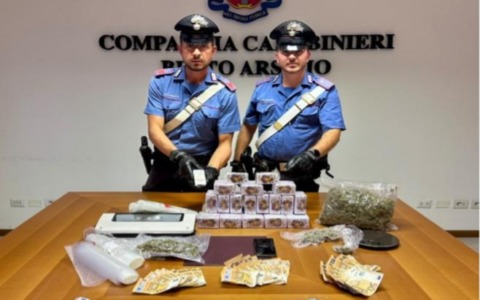 Spaccio, 46enne in manette: sequestrati oltre 9 chili tra hashish e marijuana