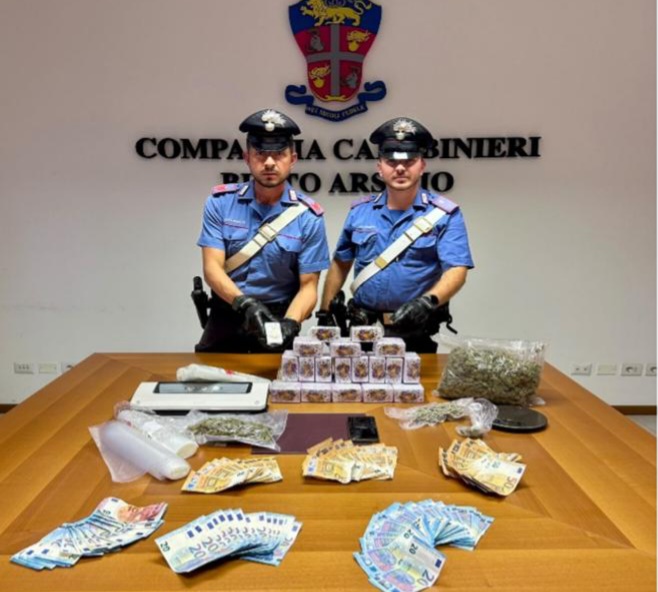 Spaccio, 46enne in manette: sequestrati oltre 9 chili tra hashish e marijuana