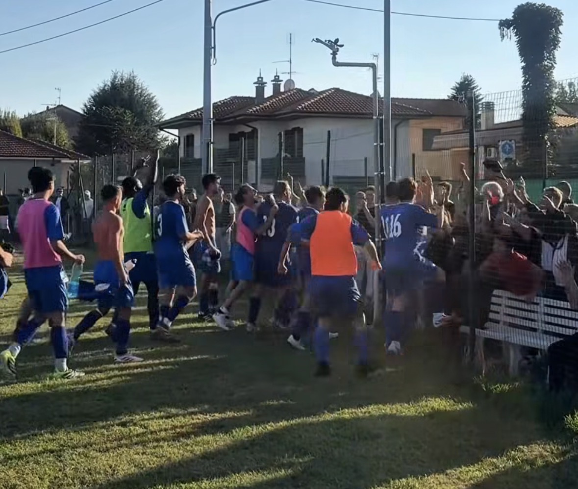 Atletico Arluno-Arluno Calcio 2010 1-2: rimonta rossoblù nel derby storico