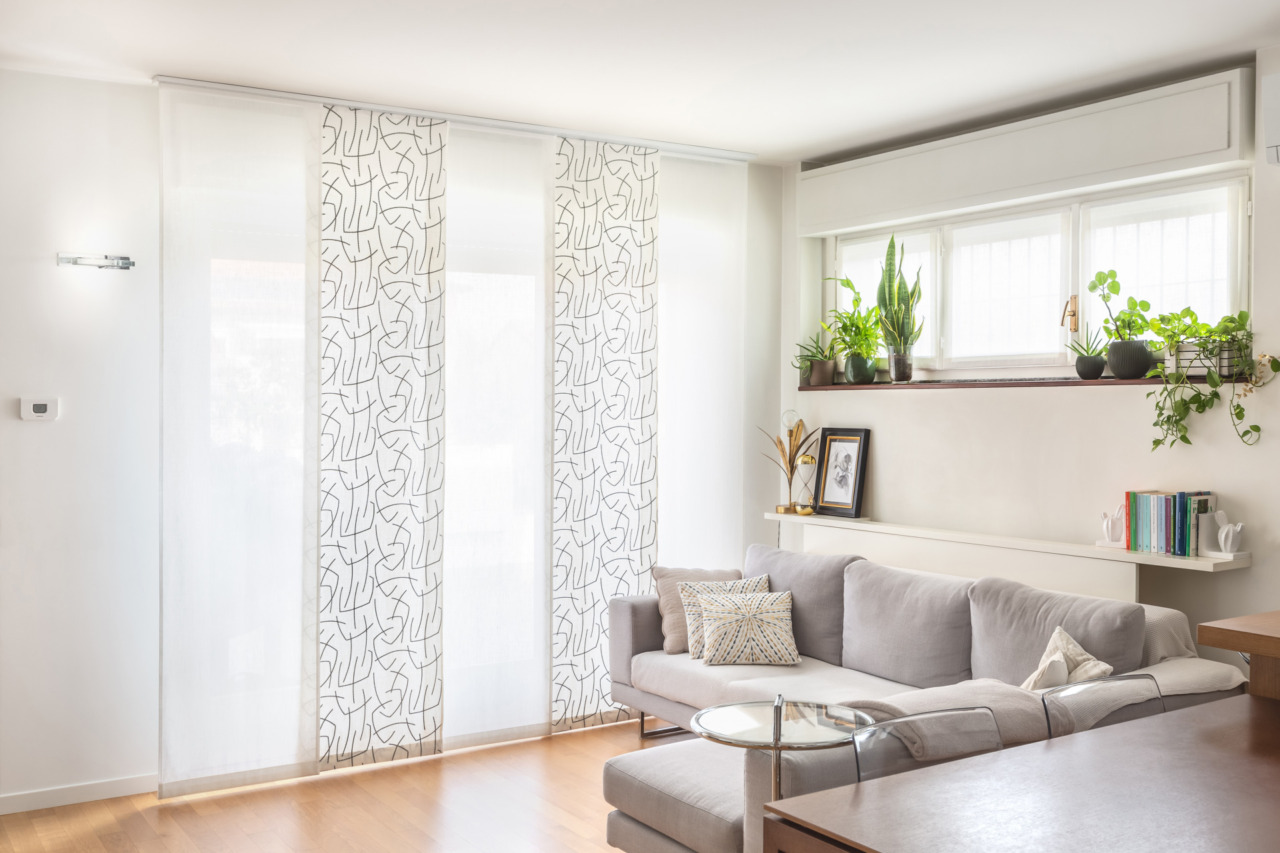 Tende da interno: luce, comfort e design trasformano la casa