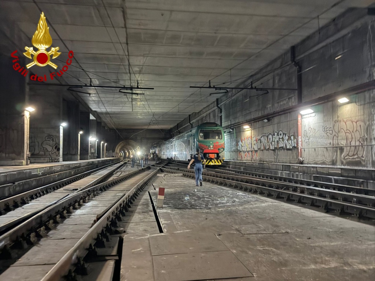 Treno bloccato alla Stazione Lancetti, evacuati 400 passeggeri