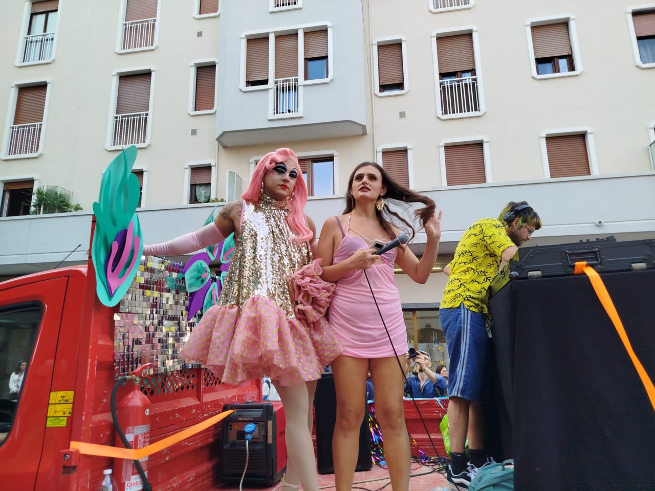 «Legnano casa di tutti»: il Pride porta in piazza 3mila persone