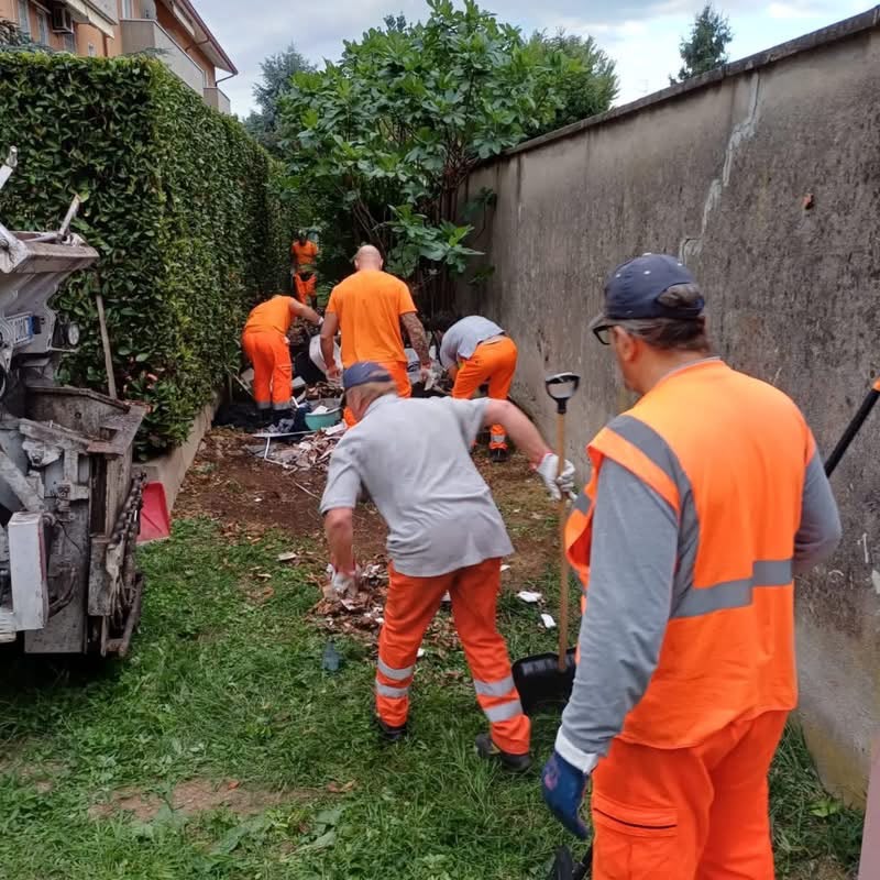Via Toti, completata la pulizia del vicolo comunale