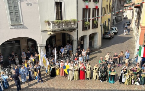 Sfilata per le vie della città e presentazione del Cencio 2026