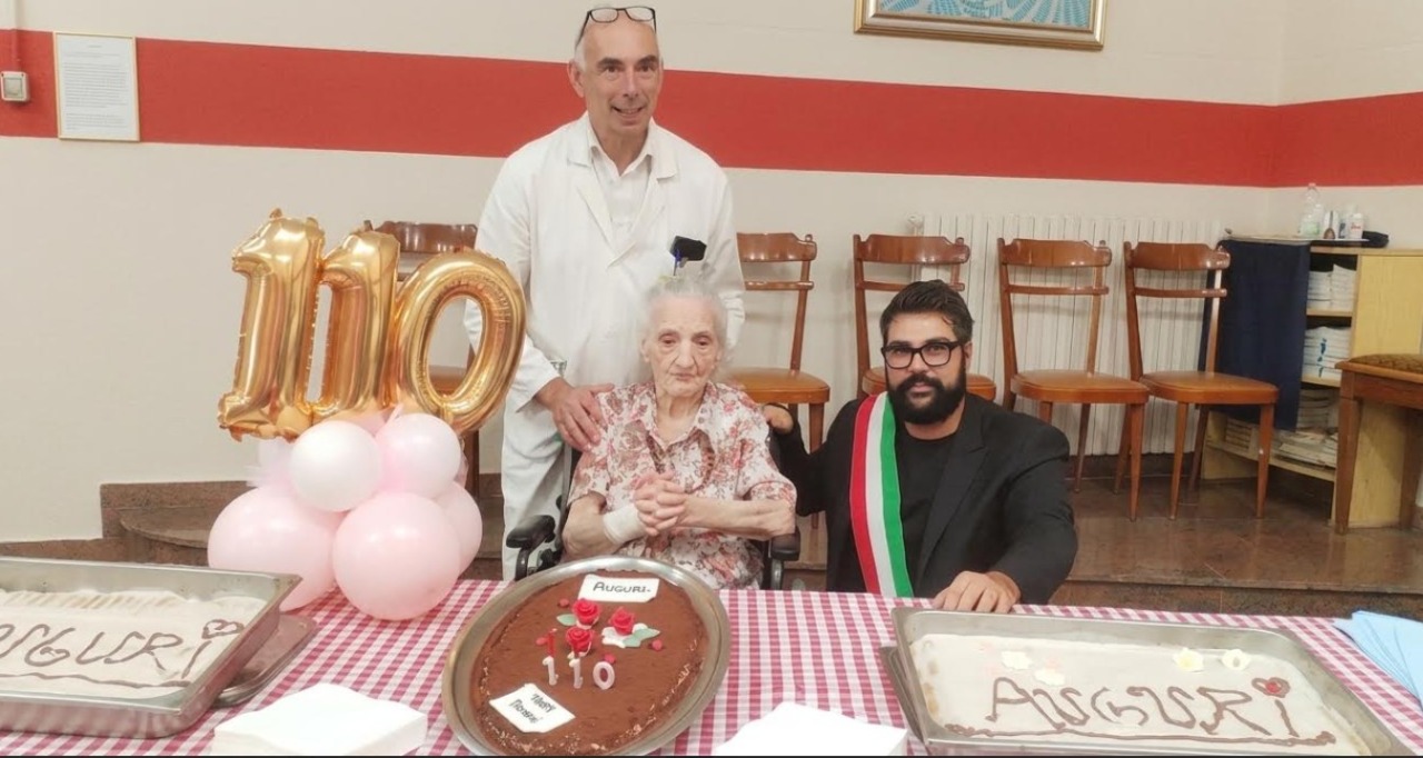Festa per nonna Carla, sono 110 candeline