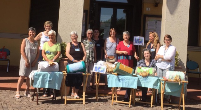 Mirta e le amiche del tombolo, 25 anni di merletti
