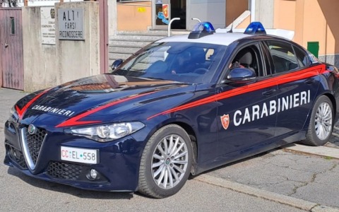Uomo trovato morto in auto