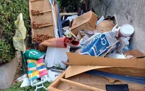 Via Toti, completata la pulizia del vicolo comunale