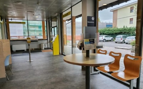 L’Ufficio postale riapre al pubblico con il nuovo look