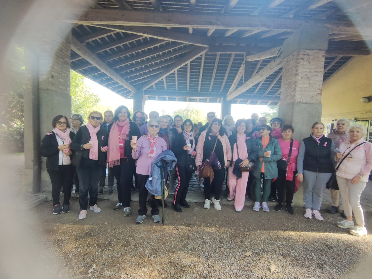 Una mattinata dedicata alla prevenzione: tanta gente per l’evento “Passi in rosa”
