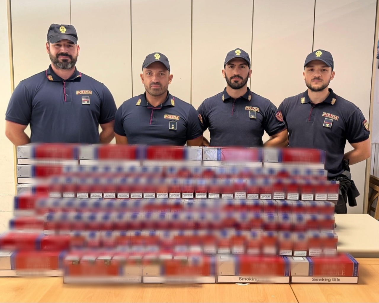 In partenza per la Francia con 44kg di sigarette: arrestato per contrabbando