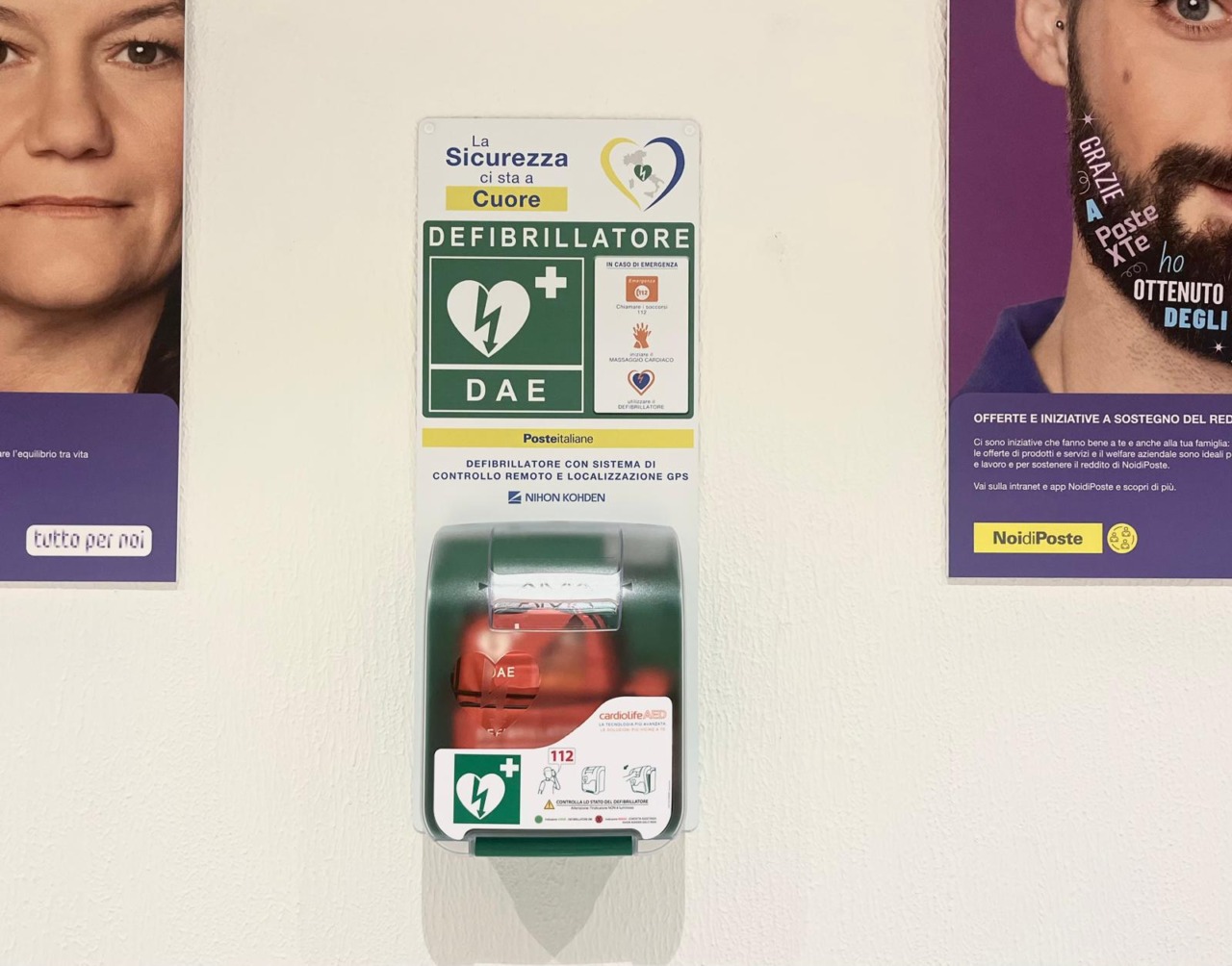 Un nuovo defibrillatore in città grazie a Poste Italiane