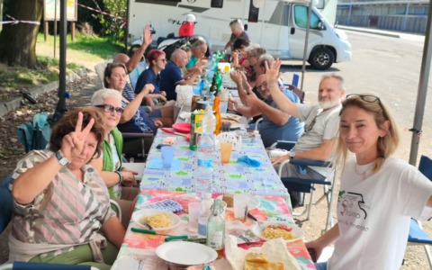Camperisti a spasso per la città: successo per il raduno tra visite naturalistiche e culturali