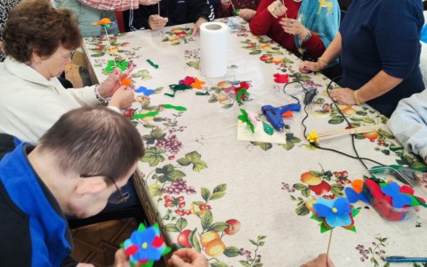 Successo per il laboratorio dei volontari di “Artigiani del Borgo” a Villa Comerio
