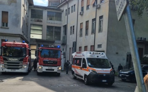 Fumo al padiglione 16 dell’ospedale Sacco, evacuato il Reparto di Ginecologia