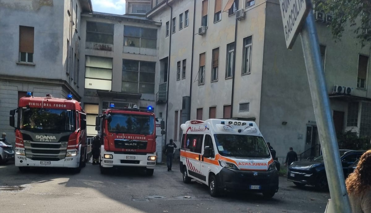 Fumo al padiglione 16 dell’ospedale Sacco, evacuato il Reparto di Ginecologia