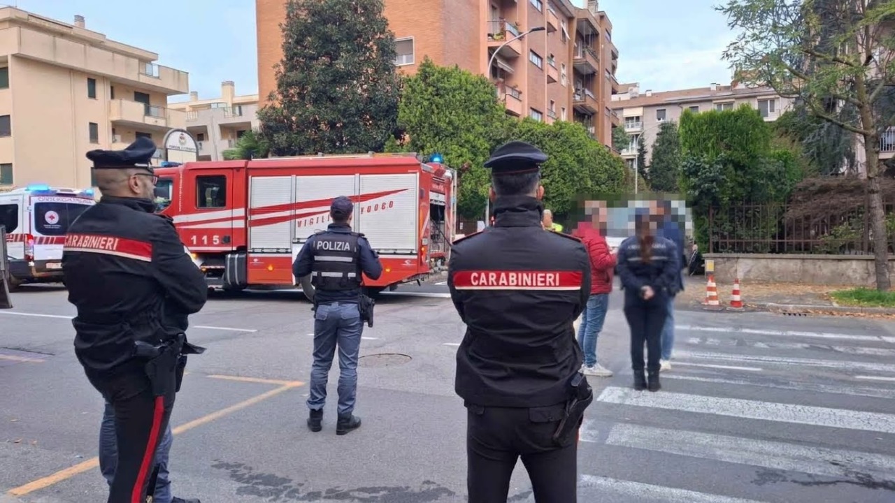 Venti appartamenti evacuati per una fuga di gas