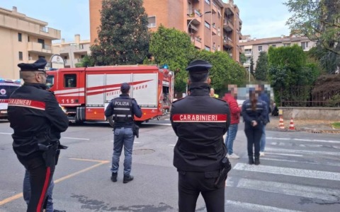 Venti appartamenti evacuati per una fuga di gas
