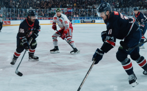Gli ultras dell’hockey Milano assaltano il pullman di Bolzano