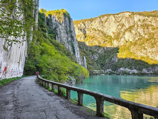 Turismi lenti e comunità: Fondazione Cariplo sostiene quattro grandi cammini lombardi